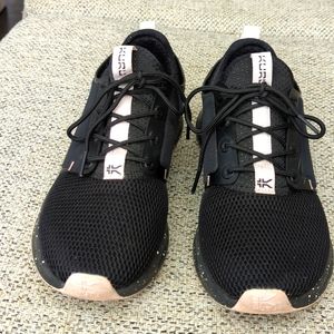 Women's KURU Atom Sneakers